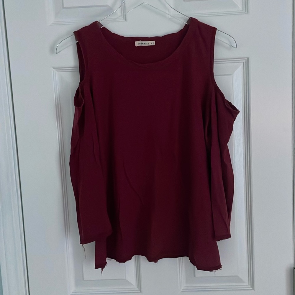Evereve Sunnyside Cold Shoulder Raw Hem Long Sleeve Top